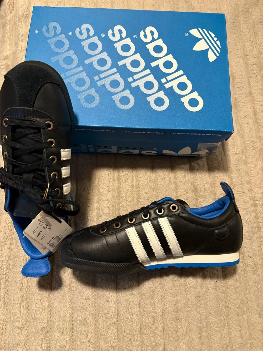 Adidas Men’s Black & White Lifestyle Sneakers BNWT unisex Men’s 4.5 AT-8/61